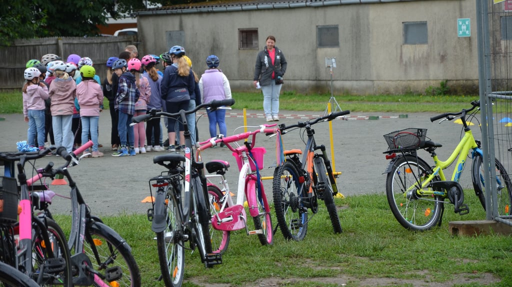 Die Parcoursprüfung an der Grundschule an der Aller ist eine gute Vorbereitung auf das Stadtradeln. Auch Schulgruppen sind noch eingeladen, sich anzumelden für die bundesweite Aktion.