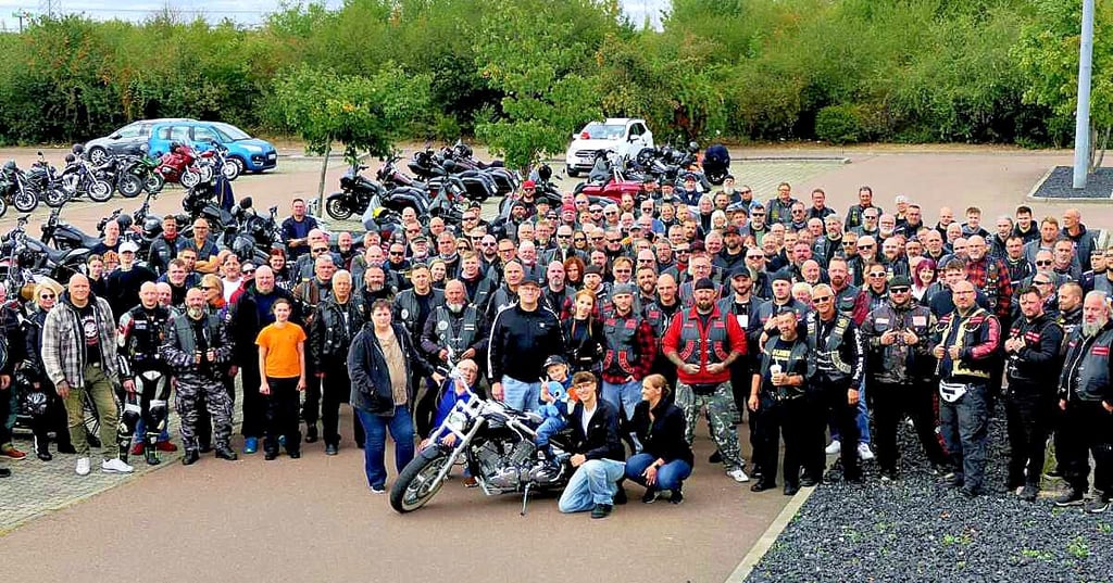 Die Dessauer „Biker zeigen Herz für Kinder“ haben Aktion in Halle-Südstadt für einen krebskranken Jungen unterstützt. Rund 200 Biker waren insgesamt dabei.