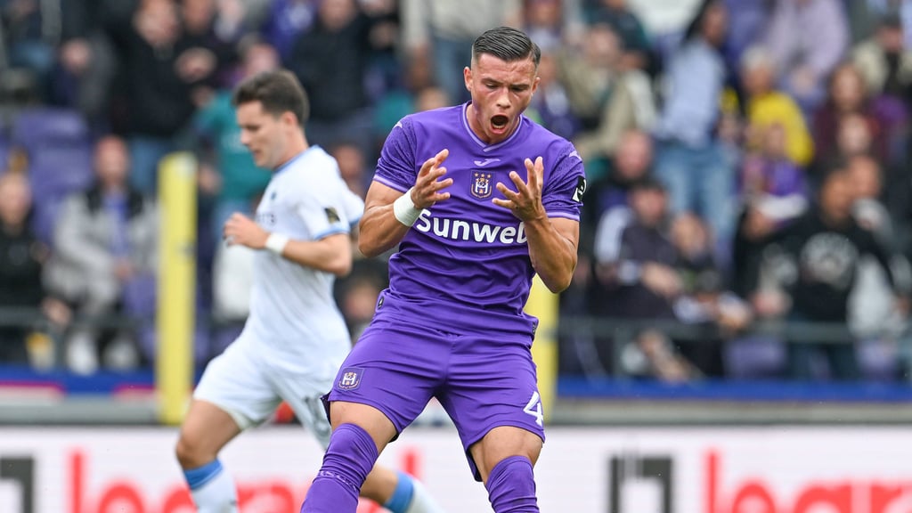 Jan-Carlo Simić ärgert sich über eine vergebene Chance.