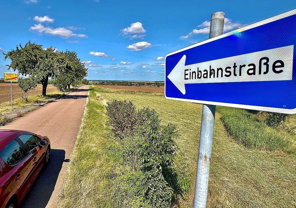 Die Straße von Garsena nach Golbitz ist eine Einbahnstraße.