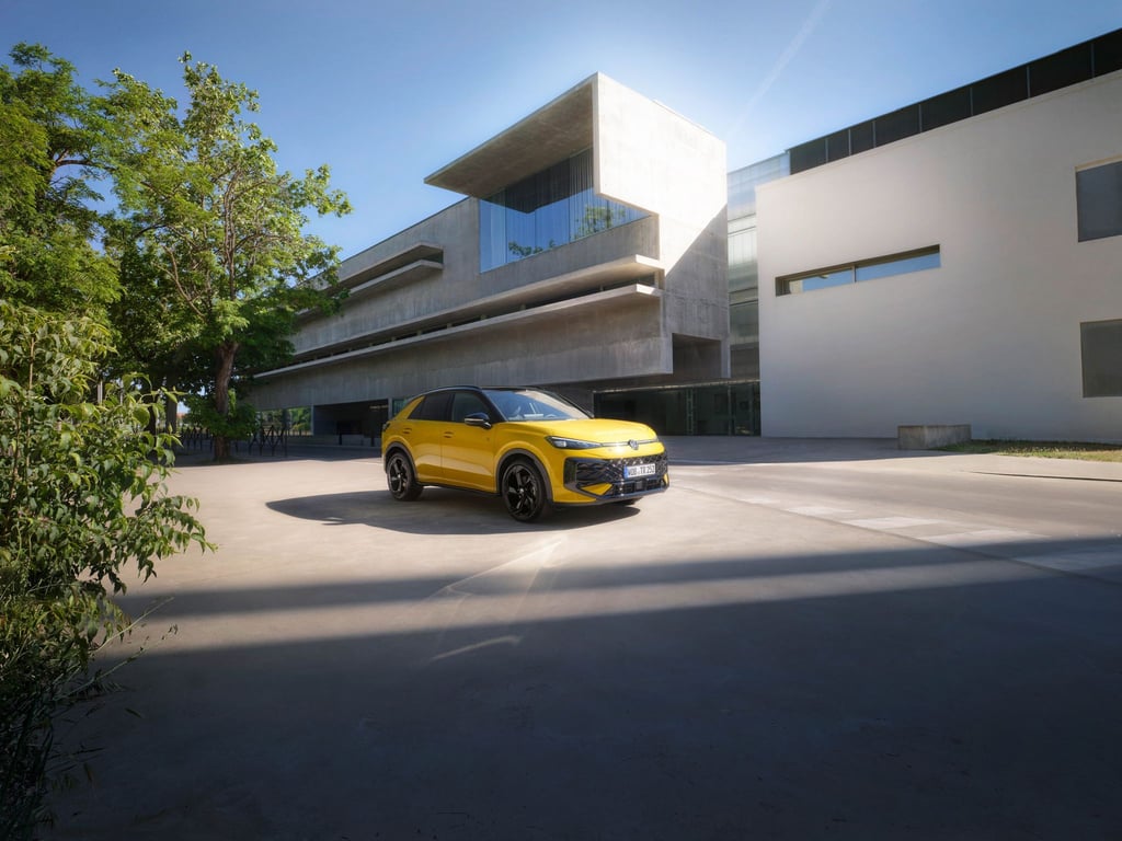 Die zweite Generation des T-Roc feiert im September auf der IAA in München Weltpremiere.