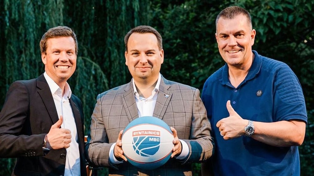 Mit den Gesellschaftern Kilian Lange, Martin Geissler und Christian Zeidler (v. l. n. r.) stellt sich der Syntainics MBC neu auf.