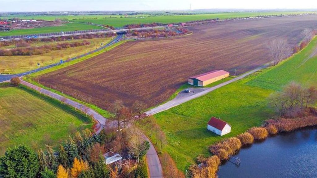 Das potenzielle Baufeld bei Milzau nahe der A38: Hier könnte bis 2028 das „Blue Future Datacenter“ entstehen.