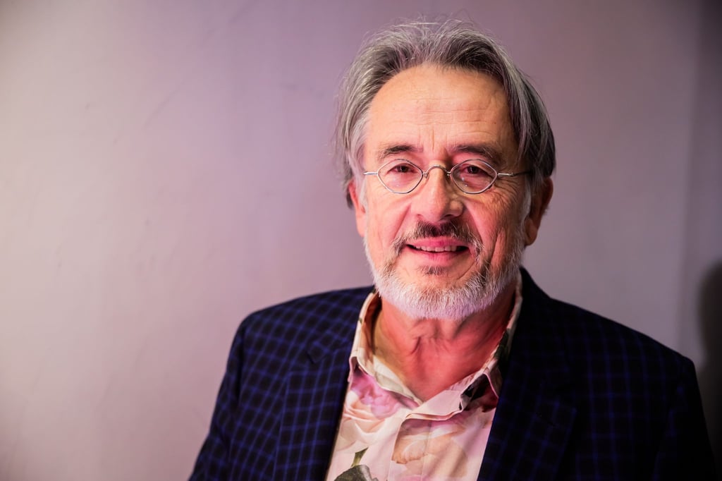 Mit 66 Jahren, da fängt das Leben an: Gert Scobel bleibt auch als Rentner aktiv bei Youtube. (Archivbild)