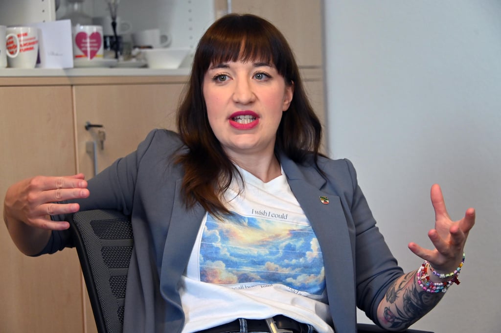Heidi Reichinnek im Interview in den Räumen der Linksfraktion am Magdeburger Landtag: „Das letzte Jahr war für uns alle ein wenig wie ein Fiebertraum.“