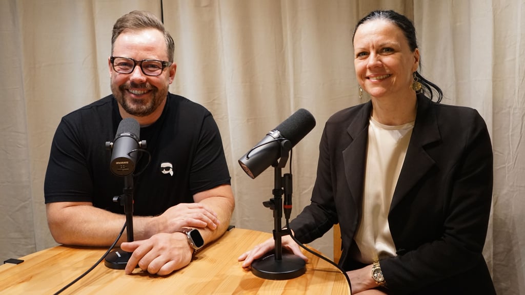 Sören Schust und Maria Franke zeigen im Filmwerk Wolmirstedt, wie Podcasts gemacht werden.