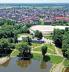 Das Gelände um  Naumanns Schuppen in Aken verwandelt sich am Sonnabend zur Kult-Lino-Lounge.