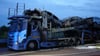 Ein Lkw beladen mit Neuwagen brannte auf der A14 nahe Halle vollständig aus.