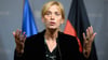 Bundesbildungsministerin Karin Prien (CDU) mahnt einen wirksamen Schutz von Kindern beim Thema Social Media an.
