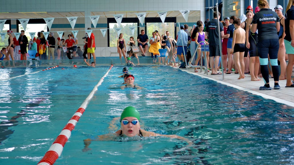 Die Schwimmhalle der Landessportschule in Osterburg wird unter anderem als Trainingsort, für Wettkämpfe und Seepferdchenkurse genutzt.