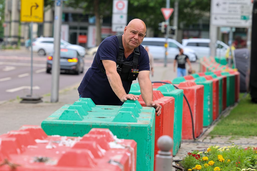 Die Landeshauptstadt Magdeburg sperrte ihr Stadtfest im Juni mit Betonblöcken ab. Seit 2024 denken viele Städte im Land neu über Absicherungen nach.