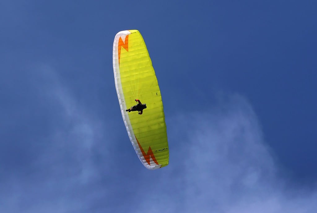 Gleitschirmflieger in Sachsen-Anhalt vermisst. (Symbolbild)