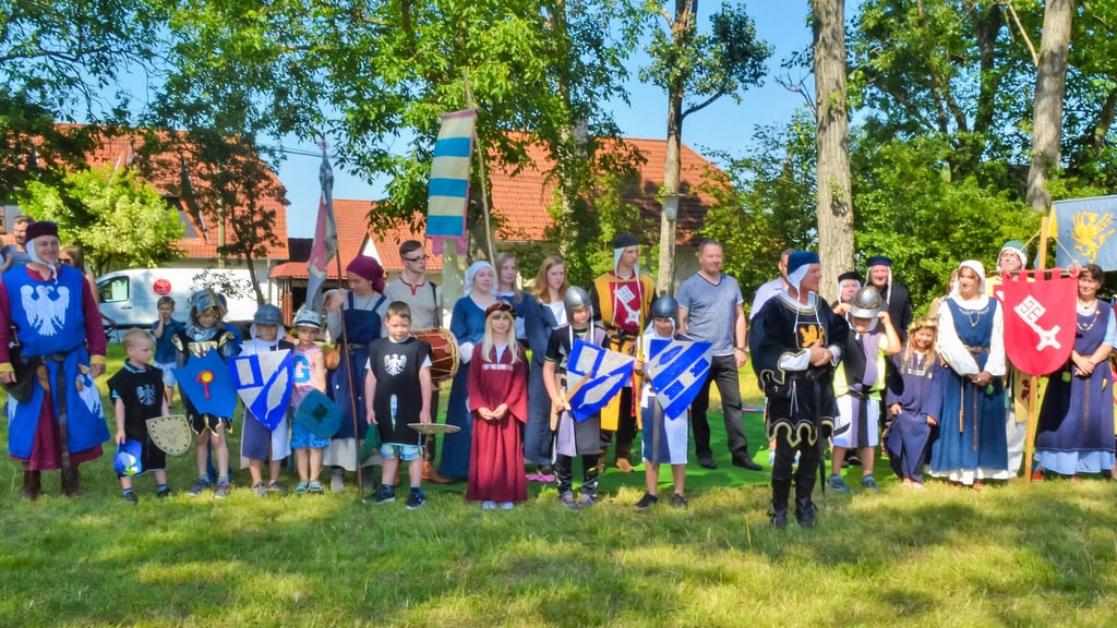 Am Sonnabend tummeln sich wieder die Ritter beim Kinder-Mittelalterfest in Blumenberg.