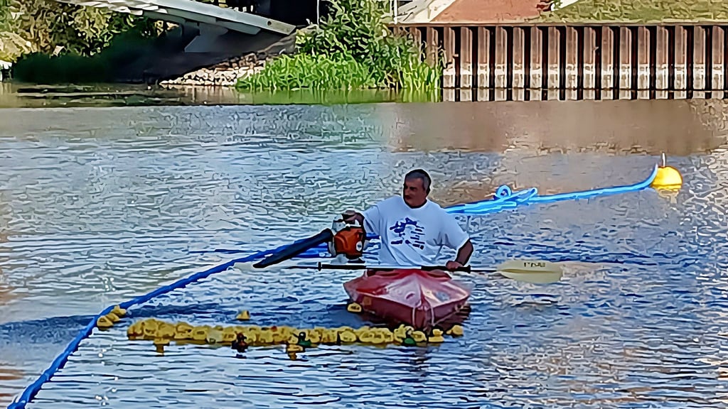 Vor dem Entenrennen zum Bootskorso am 30. August 2025 in Havelberg hat es einen Testlauf gegeben.