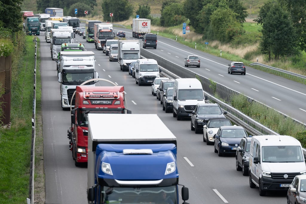 Die Autodichte in Sachsen bleibt unter dem Bundesdurchschnitt. (Symbolbild)