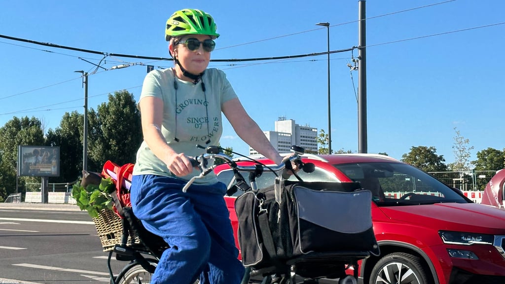 Jelena Jovanovic fährt immer mit dem Fahrrad zur Arbeit. Das Baustellenchaos in Magdeburg zerrt an den Nerven.
