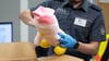Im vergangenen Jahr schritten die Zollbehörden in der EU laut einem Bericht knapp 400.000 Mal ein und führten Dokumentenkontrollen, physische Kontrollen oder Labortests durch. (Symbolbild)