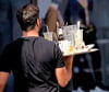 Mitarbeitern in der Gastronomie in Sachsen-Anhalt wird nach Gewerkschaftsangaben oft das Geld für Überstunden vorenthalten.
