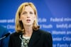 Befürwortet dem Einsatz elektronischer Fußfesseln zur Verhinderung häuslicher Gewalt: Bundesfamilienministerin Karin Prien (CDU). 
