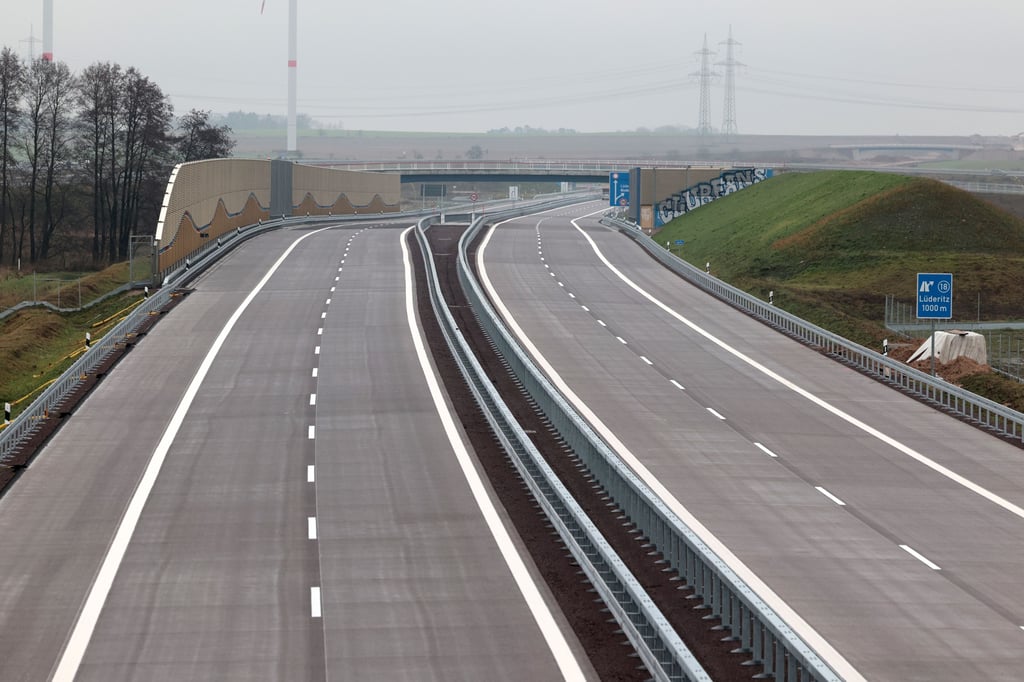 Nach wie vor gibt es Unklarheiten zur Finanzierung der A14-Nordverlängerung von Magdeburg bis nach Brandenbuerg und weiter zur Ostsee.