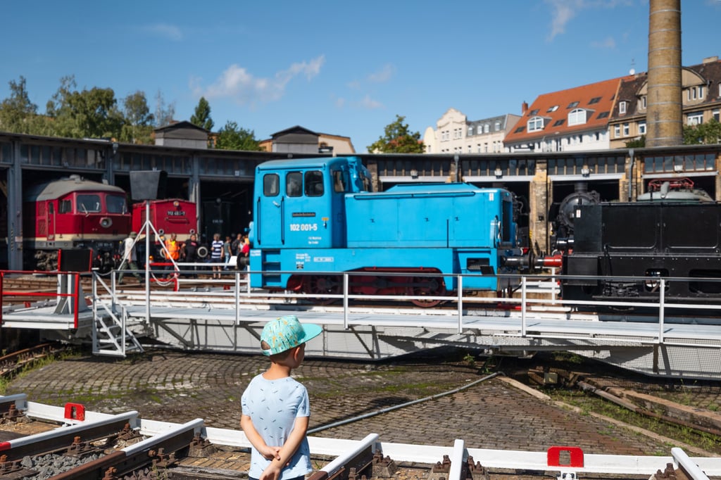 Das Deutsche Bahn Museum in Halle lädt zum Familienfest ein.
