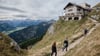 Damit die Wanderung in guter Erinnerung bleibt, sollten Eltern ihre Kinder mit der Routenlänge nicht überfordern.