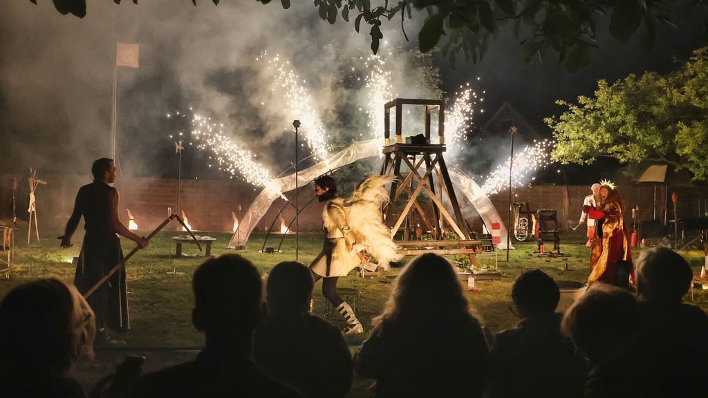 Mit pyrotechnischen Effekten gespickt ist die „Apokalypse am Löschteich“ der Pyromantiker.