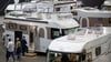 Bis zum 7. September zeigen beim „Caravan Salon“ in Düsseldorf mehr als 810 Aussteller in 15 Messehallen und auf dem Freigelände das Angebot an Campingmobilen.