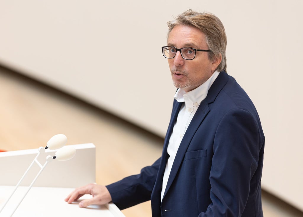 Brandenburgs SPD-Fraktionsvorsitzender Björn Lüttmann äußert sich zu Schwerpunkten der Fraktion und zum Koalitionspartner BSW (Archivbild).