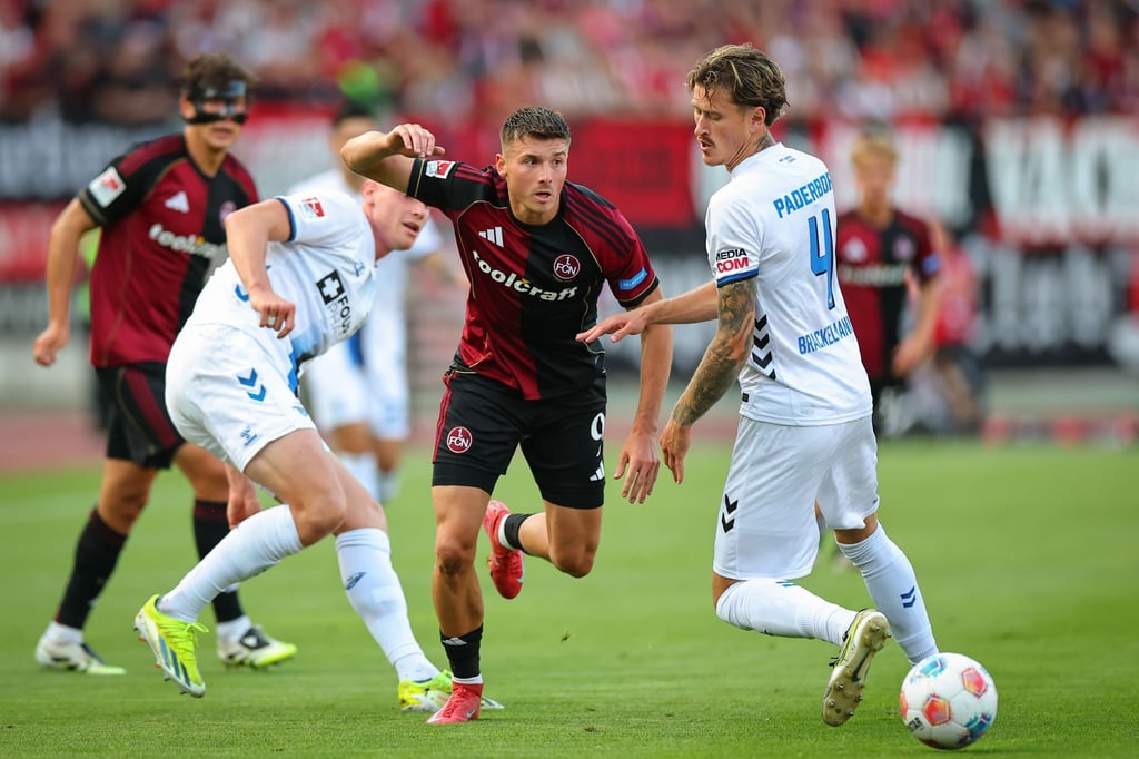Der 1. FC Nürnberg hat den ersten Punkt in dieser Zweitliga-Saison erkämpft.