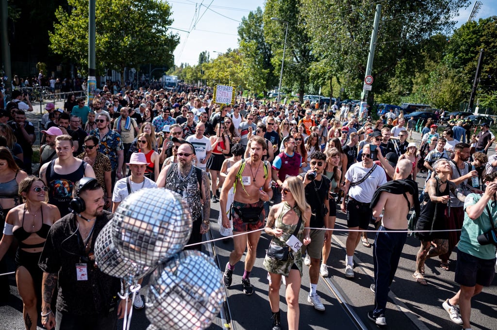 Technoparade „Zug der Liebe“ führt am Samstag durch Berlin. (Archivbild)