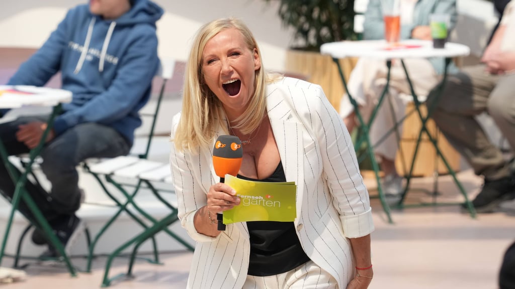 Moderatorin Andrea Kiewel begrüßt am Sonntag, dem 31. August, wieder zahlreiche Gäste im "ZDF-Fernsehgarten".