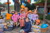 Kitaleiterin Petra Prill bekam von Kollegen, Kindern und Eltern viele Geschenke überreicht