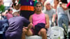 Eine Massage am Oberschenkel - dann rauschte Carlos Alcaraz ins Achtelfinale.