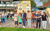 Freigabe am Ummendorfer Sportplatz: Malte Domke und Karli Theuring durchschnitten das Band.
