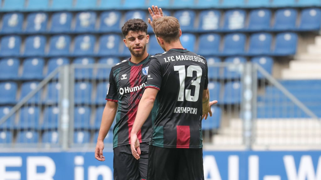 In der abgelaufenen Zweitliga-Saison machten Abu-Bekir El-Zein (hinten) und Connor Krempicki 23 beziehungsweise 18 Partien für den 1. FC Magdeburg.