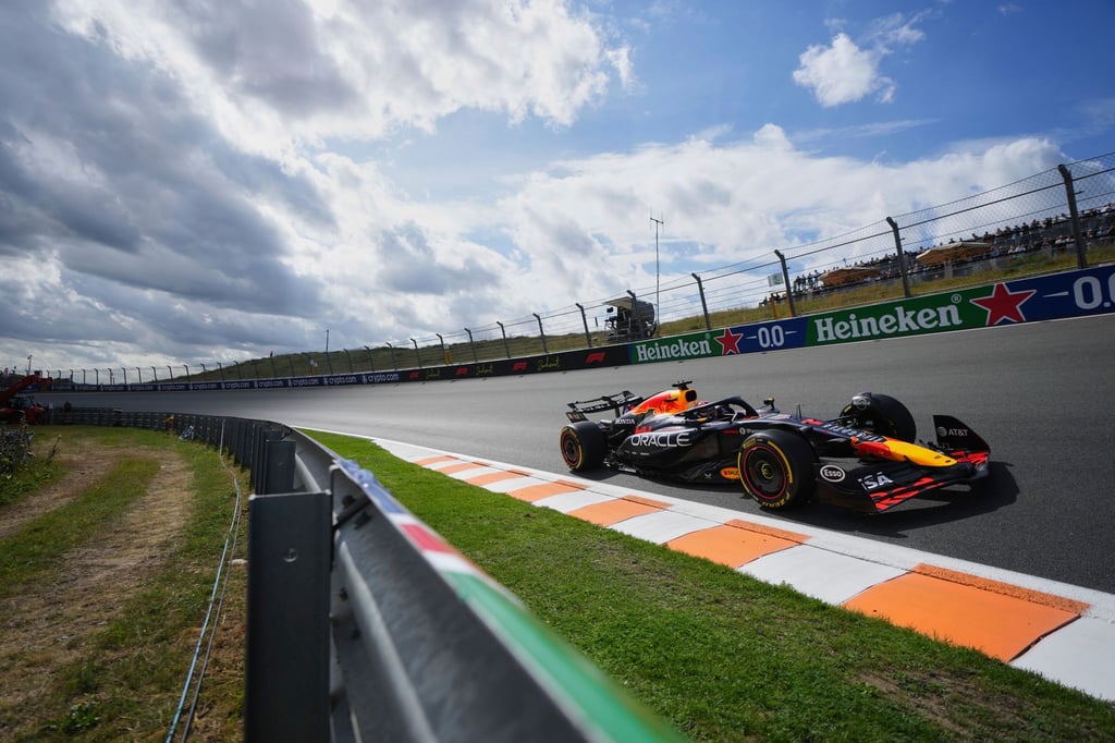 Max Verstappen auf der Strecke.
