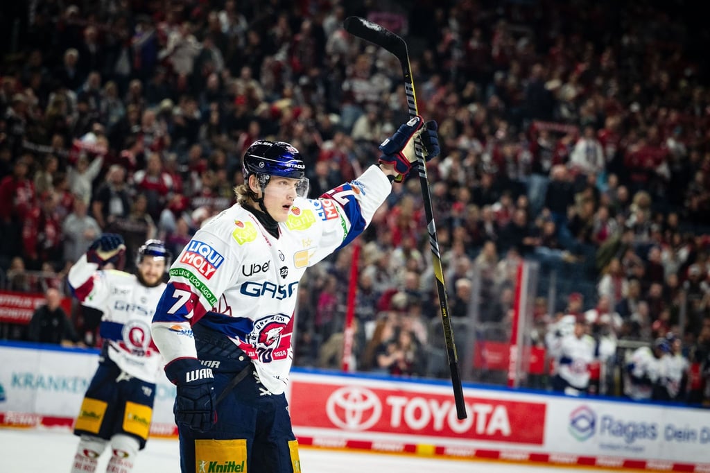 Eric Hördler erzielte die 1:0-Führung für die Eisbären in Klagenfurt.