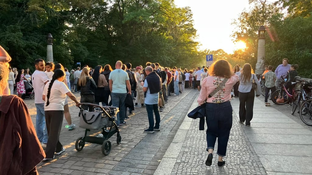 Einlasskontrollen in der Peißnitzstraße