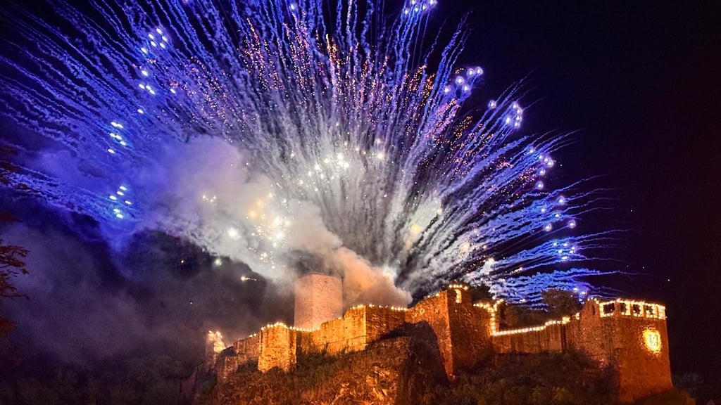 Spektakulär: das Höhenfeuerwerk über der Oberburg Giebichenstein