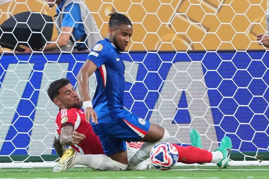 Der Ex-Leipziger Christopher Nkunku (r) wechselt vom FC Chelsea zur AC Mailand.