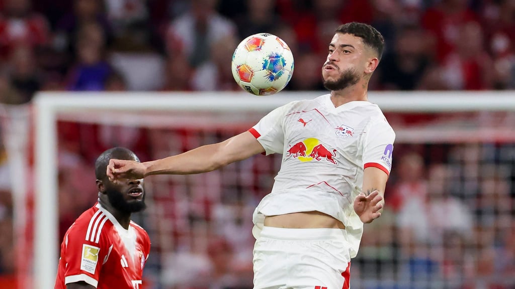 Neuer Mittelstürmer: Romulo.