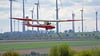 Die Slingsby T.21, Baujahr 1958, landet auf dem Flugplatz in Aschersleben, nachdem sie ein paar Runden über der Stadt gedreht hat.