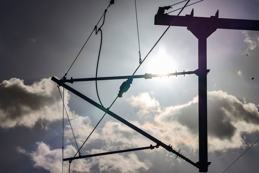 Die Grünen verlangen Klarheit über die geplante Elektrifizierung der Bahnstrecke von Dresden nach Görlitz (Symbolbild).