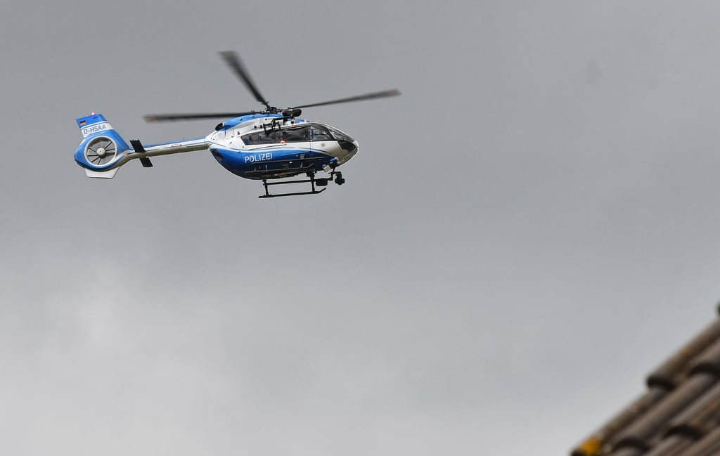 Bei der Suche nach dem Segelsportler kamen auch Hubschrauber der Polizei zum Einsatz.