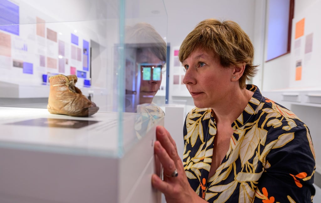 Carola Rudnick, Leitung der Euthanasie-Gedenkstätte Lüneburg, eröffnet im Dokumentationszentrum in Lüneburg eine Dauerausstellung. Sie soll an die NS-Opfer erinnern.