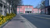 Vor dem Hauptbahnhof Dessau wurden eine 20-Jährige und ein 23-Jähriger angegriffen. (Symbolbild)