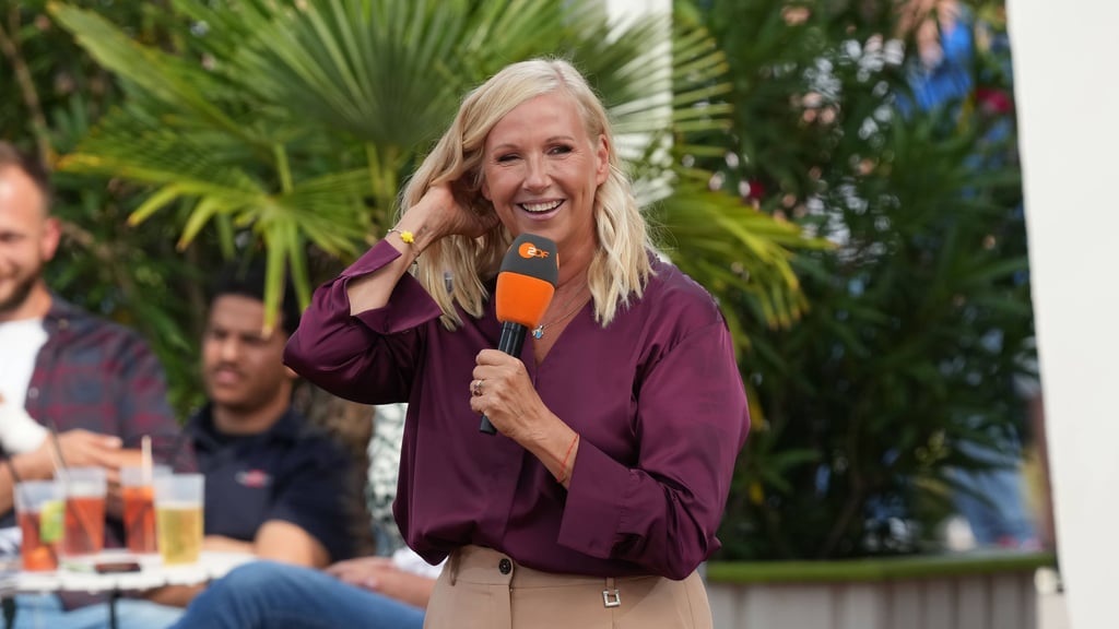 Moderatorin Andrea Kiewel begrüßt am Sonntag, dem 7. September, wieder zahlreiche Gäste im "ZDF-Fernsehgarten".