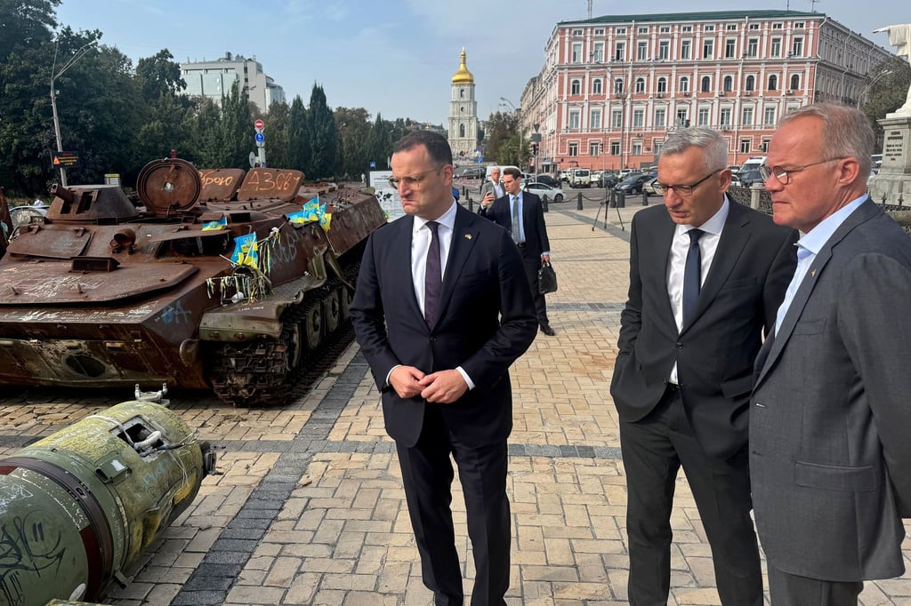 Die Fraktionschef sichern der Ukraine in Kiew weitere Unterstützung zu.