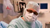Erstmals ist es Ärzten am Dessauer Klinikum gelungen, eine 3D-gedruckte, bioresorbierbare Schädeldachplastik bei einem Patienten zu implantieren.&nbsp;Der Patient nach dem Eingirff mit verschlossener Kopfhaut.